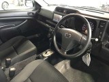 運転席に座ると、前方が見やすくて運転し易そうな印象です♪