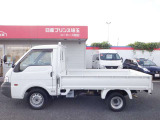 内外装およびエンジンル-ムなど専用クリ-ニング致します。車両クリ-ニングのプロが施工致しますので!高品質な1台に蘇りますよ♪(全在庫無料施工)
