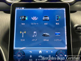 新しくなったセンターコンソールはスマートフォンを操作するような感覚でナビから車両の設定までが可能です。