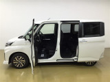 開口部が広く、乗り降りのしやすいお車です
