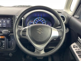 【ステアリングスイッチ】運転中、前方から目線をそらすことなく、オーディオ等の操作が可能な便利機能!安心&快適なドライブを演出してくれます♪