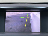 【サイドモニター】側方のカメラの映像がモニターに映し出すことができます!サイドの見えない死角や、障害物との距離感をしっかり確認することができます!駐車が苦手な方におすすめです。