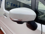 [ウィンカーランプ付ドアミラー]おしゃれな車の必須装備!ドアミラーにウインカーが付いているので、視認性もアップ!!