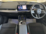 ◆カーブドディスプレイ◆BMWコックピット◆ワイヤレスバッテリーチャージャー◆ドグルスイッチ◆オートエアコン◆シートヒーター◆