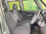 運転席シート廻りは使用感も少なく、良好な状態となっています。前オーナー様が丁寧に使っていたことがよくわかりますね。