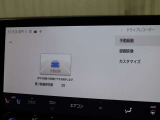 交通事故処理の迅速化等、運転中の「万が一」を記録してくれ、もしもの時も心強いドライブレコーダーを装備しています。