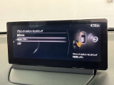 【BSM】15km/h以上での走行時、後方から接近する車両をレーダーで検知。ドアミラーの鏡面にインジケーターを点灯させて警告してくれます。