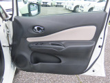車内は専門業者にて室内クリーニング施工済みなので、大変清潔です。オリックス自動車ではみなさまに快適なドライブをお約束します。
