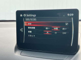 低速走行中、近赤外線レーザーセンサーで先行車両を捉え、衝突の危険性が高いと判断すると、ブレーキを自動制御します。自動的にブレーキをかけて衝突回避をサポート、もしくは衝突による被害の低減を図ります。
