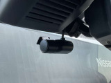 前方と車内と後方を録画できるドライブレコーダーも装着されていますので安心して快適なドライブが楽しめますね。