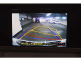【バックカメラ】後方の映像がモニターで確認できます。駐車が苦手な方にお勧めの補助機能です。