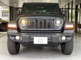□■正面画像■□ Jeep専用のセブンスロットグリル。伝統のあるグリルで各年代を比べて見るのもおもしろいですよ!