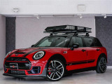 毎日のドライブを特別に。【ミニクラブマン JCW】が入庫しました。