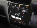 【オートエアコン】車内温度を感知して自動で温度調整をしてくれるのでいつでも快適な車内空間を創り上げます!どの席に座っても快適なドライブが楽しめます♪