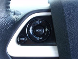 ステアリングスイッチ付きです!ハンドルから手を離さずにオーディオ操作ができて安全で便利です♪