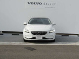 人気のトールハンマー型LEDヘッドライト採用のV40。扱いやすいボディサイズにエレガントなデザインをお求めいただけます。