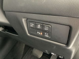 運転席側、手元のスイッチです。