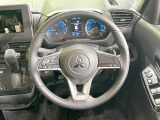 【純正革巻きステアリング】上質な革を使用することで、手にしっかり馴染みとても運転しやすいハンドルです♪