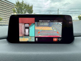 駐車時、後方の映像がモニターで確認できます。狭い場所での駐車もスムーズです。