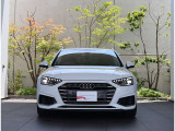●Audiが最初に採用したLEDポジショニングランプ。シャープなラインで昼間でも点けていたいと思うほど上品でオシャレです。夜間走行時はさらに目立ちます!