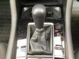 アクセルペダルを踏み込む量や速さに応じて変速パターンをし、人馬一体の運転感覚を発揮してくれる6速オートマ!