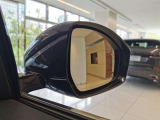 【ブラインドスポットモニター】車外の車をいち早く検知しドライバーに知らせるドライバーアシスト機能となっております。