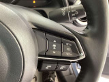 MRCC(マツダ・レーダー・クルーズ・コントロール)は前方車との車間距離を一定に保ち、アクセルやブレーキを踏まなくても、自動的に加減速、停止を行います。