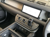 Apple CarPlay及び、Android Autoで、これによりお客様のスマートフォンにインストールされている車両に最適化されたアプリをタッチスクリーンで操作できます。