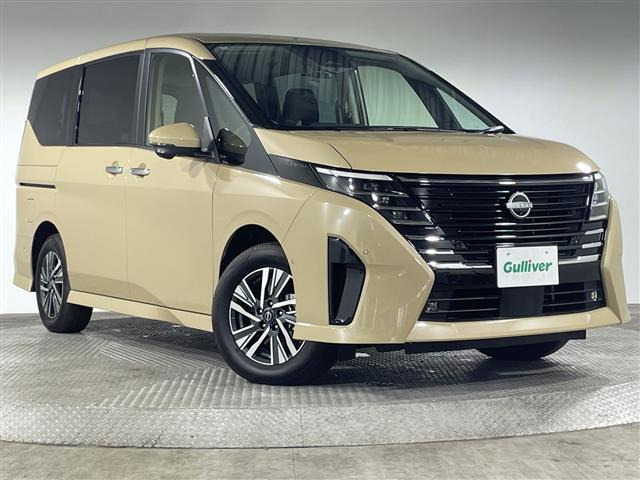 セレナ 1.4 e-4ORCE ハイウェイスターV 4WD 4WD 修復歴無し