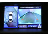 安心のバックモニター!ガイドがあって夜間でもよく見えます!