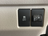 後席も余裕の広さ!ゆったりくつろげます!!