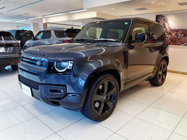 ランドローバー ディフェンダー 90 V8 5.0L P525 4WD の中古車詳細