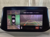 狭い場所での駐車やすれ違いなどでより的確な運転操作に役立つ360°ビューモニターが装備されています。