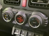 【オートエアコン】一度お好みの温度に設定すれば、車内の温度を検知し風量や温度を自動で調整。暑い…寒い…と何度もスイッチ操作をする必要はありません。快適な車内空間には必須の機能ですね♪
