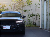 ●Audiが最初に採用したLEDポジショニングランプ。シャープなラインで昼間でも点けていたいと思うほど上品でオシャレです。夜間走行時はさらに目立ちます!