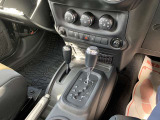 ★中古車なので、傷や凹みは多少はございます。小さな傷から大きな傷までさまざまです。大きな傷凹みは鈑金塗装修理後にお渡しを致しております。自社鈑金工場完備ですので、スピーディーな対応が可能です!