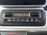 【オートエアコン】車内温度を設定すると、風量を自動で調節してくれます。