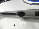 バックモニター付なので後退時に後方が見えるので安心。 車は構造上、死角がたくさんなので万が一を考えると必須ですね。 あくまで補助の為の装備、バックは目視で確認する事が重要ですよ。
