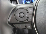 ステアリングスイッチ付き。前方から目を離すことなく操作することが可能なのでわき見運転の防止に!