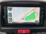 日産純正メモリーナビ(MJ123D-W)装備、4ヶ国語の音声案内や純正ドライブレコーダーとのナビ連動機能、快適な画面操作と高音質なオーディオ再生。