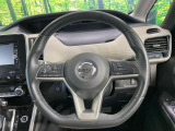 【純正革巻きステアリング】上質な革を使用することで、手にしっかり馴染みとても運転しやすいハンドルです♪