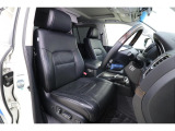 運転席/助手席共に綺麗な状態が保たれております♪本革パワーシート☆運転席シートメモリー機能付き♪