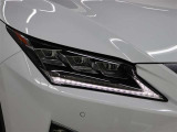 LEDヘッドライトには「オートマチックハイビームシステム」を搭載。夜間走行時にハイビームで走行可能と判断した場合、ロービームとハイビームを自動的に切り替え、前方視界確保をアシストします。