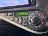 【オートエアコン】一度お好みの温度に設定すれば、車内の温度を検知し風量や温度を自動で調整。暑い…寒い…と何度もスイッチ操作をする必要はありません。快適な車内空間には必須の機能ですね♪
