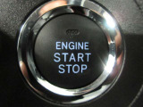 エンジンスタートはブレーキを踏んでスタートボタンを押すだけ。