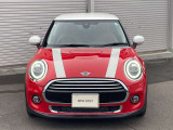 フロントマスクはどこからみてもMINIとわかるスタイルです