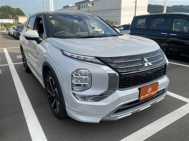 アウトランダー PHEV 2.4 P 4WD 純正ナビ/アラウンドビューモニター/シート
