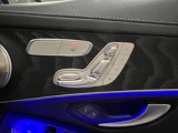 パワーシートの操作は、スイッチがシートの形状をしておりますので、ダイレクトに調節が可能でございます。