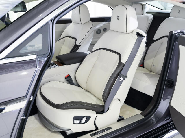 ロールスロイス スペクター の中古車詳細 (2,000km, Anthracite, 大阪