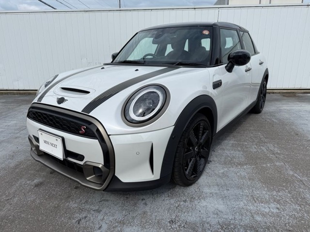 ミニクーパー S レゾリュート エディション DCT